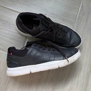 On Cloud Men's Black The Roger Clubhouse Shoes Size 11.5